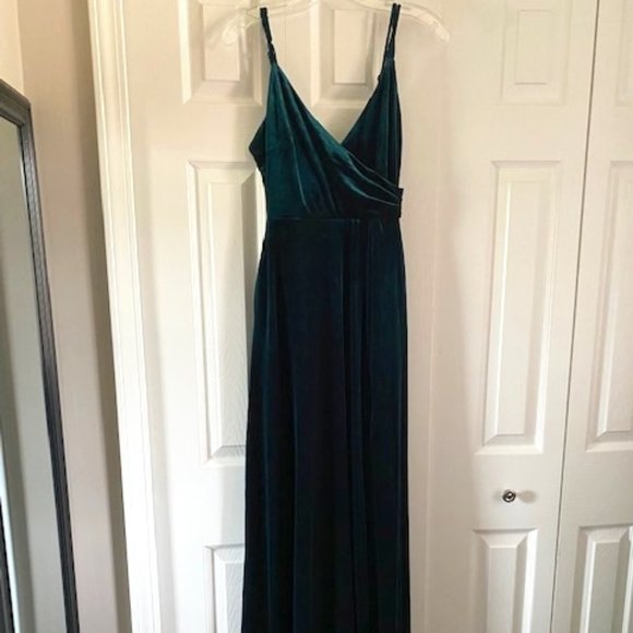 Hunter Green Velvet Formal Dress with Pockets - Picture 2 of 4